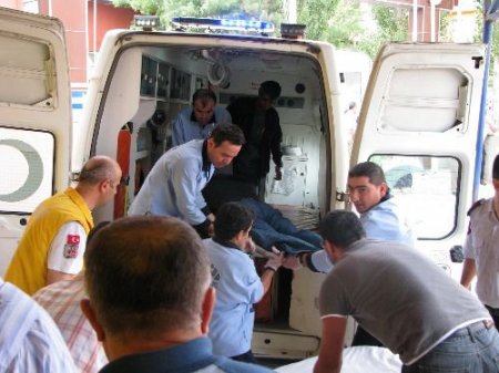 Yozgat'ta Minibüs Şarampole Uçtu: 1 Ölü 14 Yaralı