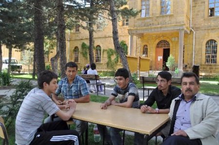 Yozgat'ta Okul Bahçeleri, Çay Bahçesi Ve Otopark Olarak Okula Katkı Sağlayacak