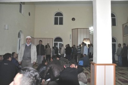 Yozgat’ta Regaip Kandili dolayısıyla camiler doldu taştı