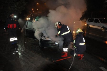 Yozgat’ta seyir halindeki otomobil alev aldı