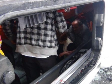 Yozgat'ta trafik kazası: 14 yaralı