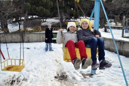 Yozgat’ta vatandaşlar güneşli havanın tadını piknik yaparak çıkardı