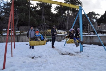 Yozgat’ta vatandaşlar güneşli havanın tadını piknik yaparak çıkardı