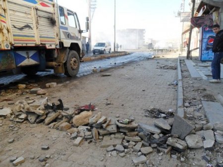 Ysk'nın 'Dicle Kararı'nı Protesto Eden Grup Polisi Taşladı