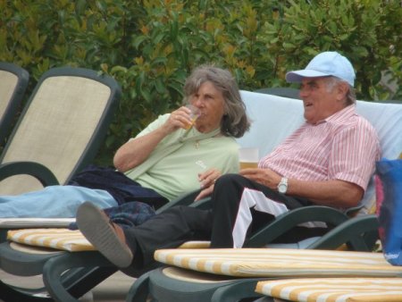 Yüksek gelire sahip yaşlı Rus turistler kışı geçirmek için Antalya'ya geliyor