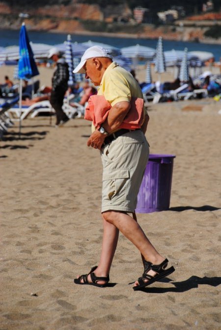 Yüksek gelire sahip yaşlı Rus turistler kışı geçirmek için Antalya'ya geliyor