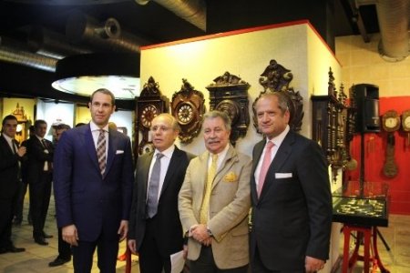 Yüksek mimar 30 senede biriktirdiği bin 400 saatle müze açmayı planlıyor