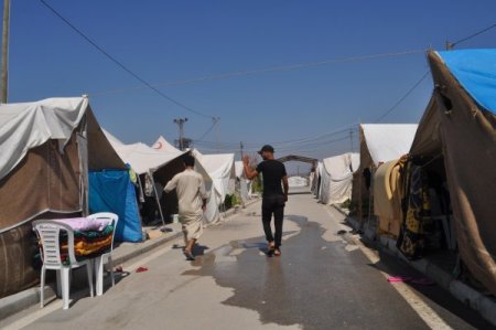 Yüksek sıcak ve nem, Suriyelileri klimalı mescitlere yöneltti