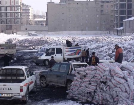 Yüksekova’da 10 Bin Aileye 10 Bin Ton Kömür Yardımı