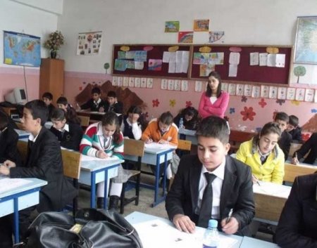 Yüksekova'da 19 Bin Öğrenci Deneme Sınavına Katıldı