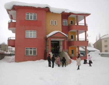 Yüksekova'da Eğitime Taze Kan