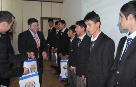 Yüksekova'da hafızlık, güzel Kur'an ve ezan okuma yarışması