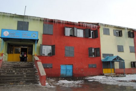 Yüksekova'da okul yakılmasına demir pencereli çözüm