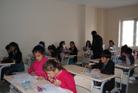 Yüksekova'da STS'ye yoğun ilgi