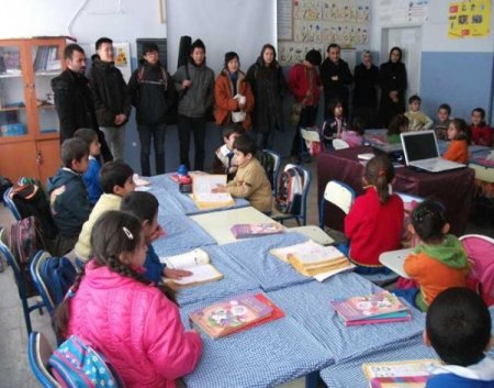 Yüksekova'daki Okulların Davet Ettiği Amerikan Vatandaşlarına Yöresel Güzellikler Tanıtıldı