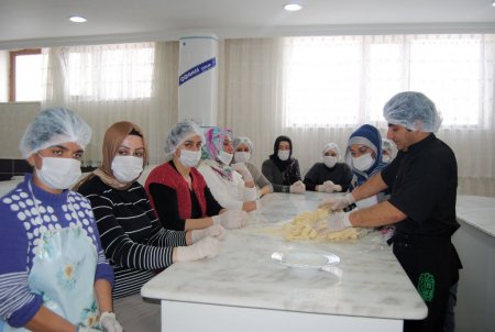 Yüksekovalı kadınlar: Kadınları, doğuran makina gibi görmesinler