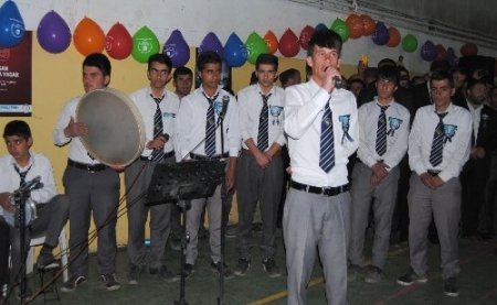 Yüksekovalılar, Kutlu Doğum programında salonu doldurdu