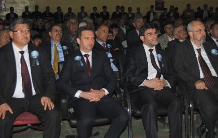 Yüksekovalılar, Kutlu Doğum programında salonu doldurdu