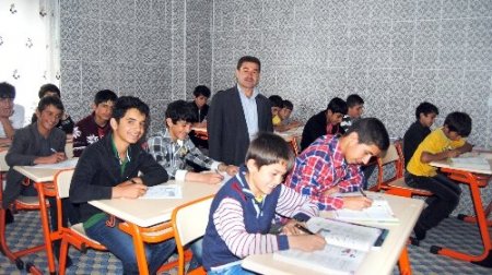 Yüksekova'nın geleceği gençler teminat altında