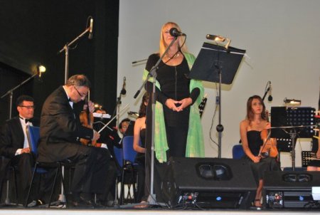 Yunan adasında, Türk orkestrasının dostluk sesi yükseldi