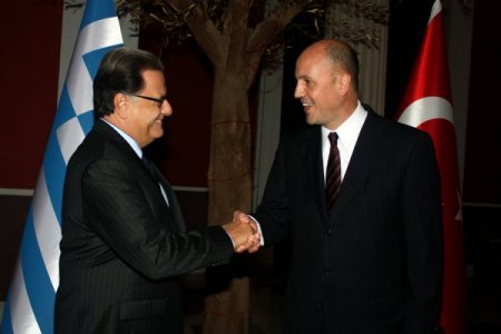 Yunan hükümeti Zappion'daki Cumhuriyet resepsiyonuna çıkarma yaptı