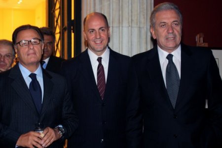 Yunan hükümeti Zappion'daki Cumhuriyet resepsiyonuna çıkarma yaptı