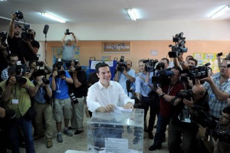 Yunan Seçmeni Krizin Bitmesi Ve Hükümet Umuduyla Sandık Başında