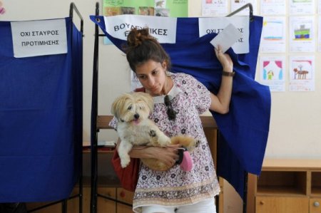 Yunan Seçmeni Krizin Bitmesi Ve Hükümet Umuduyla Sandık Başında