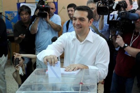Yunan Seçmeni Krizin Bitmesi Ve Hükümet Umuduyla Sandık Başında