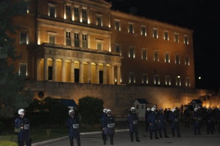 Yunanistan'da bir acı reçete daha kabul edildi