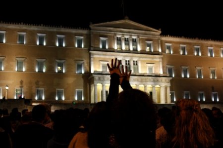 Yunanistan'da bir acı reçete daha kabul edildi