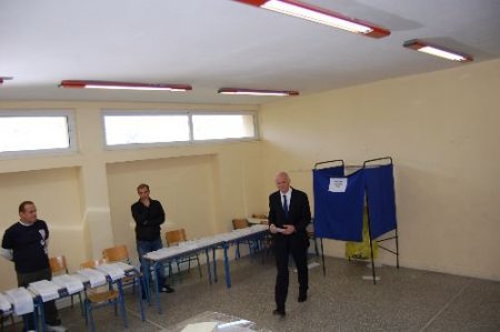 Yunanistan'da Yerel Seçimler, Papandreu Hükümetinin Geleceğini Belirleyecek