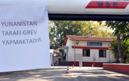 Yunanistan’daki grev sınır kapılarını boş bıraktı