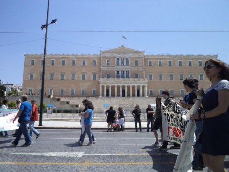 Yunanların Aklı Seçimlerde, 1 Mayıs Atina'da Sönük Geçti