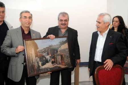 Yunanlı Sanatçı Georgios, Bursa'da Fotoğraf Ve Gravür Sergisi Açtı