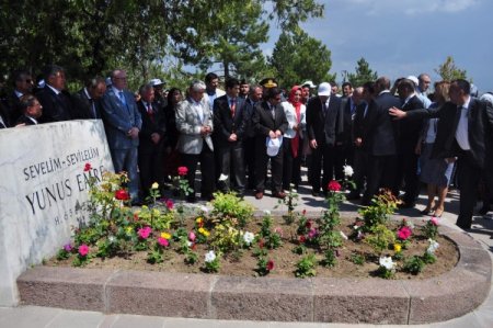 Yunus Emre, Kabri Başında ‘güzel Söz’ler İle Anıldı