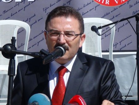 'Yunus Emre’nin Hak ve halk sevgisi yüklü mesajları yürekleri rahatlatıyor'