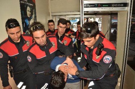 Yunuslar, zehir tacirlerine geçit vermedi (Özel)