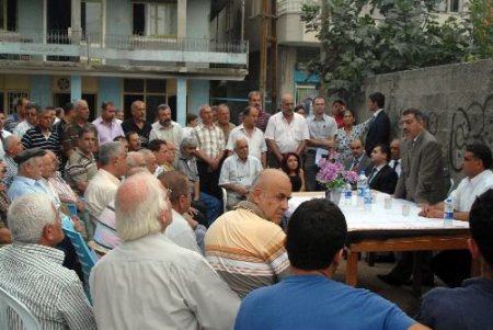 Yüreğir Belediye Başkanı Çelikcan, Mahallelerdeki Sorunları Yerinde Tespit Ediyor