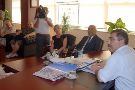 Yüreğir Belediye Başkanı Çelikcan Yabancı Eğitimcileri Kabul Etti