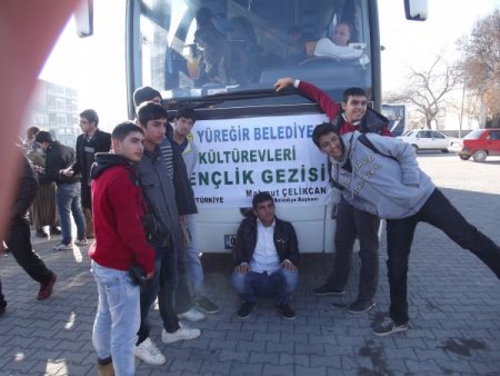 Yüreğir Belediyesi, kültür evlerine gelen çocukları geziye gönderdi
