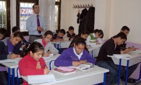 Yüreğir Belediyesi Fakir Öğrenciler İçin Ücretsiz Seviye Belirleme Sınavı Kursu Açtı