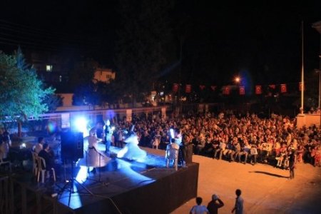 Yüreğir İmam Hatip Ortaokulu’nun yıl sonu etkinliği beğeni kazandı