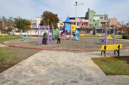 Yüreğir’de parklar yenileniyor