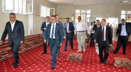 Yüreğir’e 11 taziye evi yapılıyor