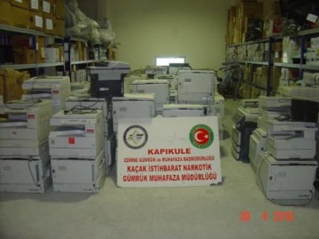 Yurt Dışından Kaçak Getirilen Fotokopi Makineleri Okullara Satılmış