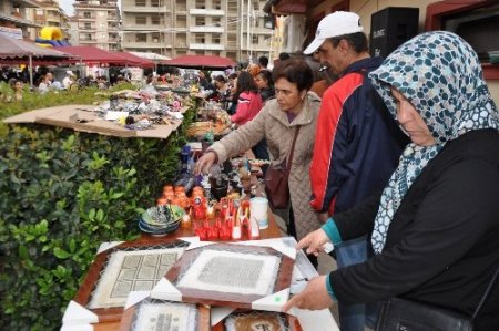 Yurt yararına düzenlenen kermesi, 50 bin kişi ziyaret etti