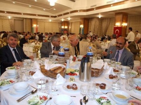 Yurtdışında Görev Yapan Öğretmenlerin Aileleri, Yabancı Öğrencilerle Buluştu