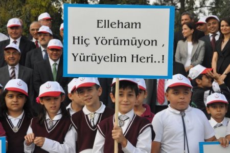 Yürüyüşün adı: 'Ellaham Hiç Yörümüyon, Yörüyelim Heri'