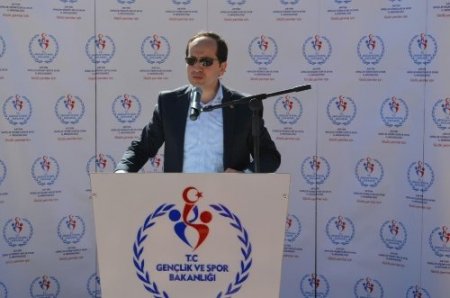 Yusufeli'nde Türkiye'nin ilk yapay kano parkuru açıldı